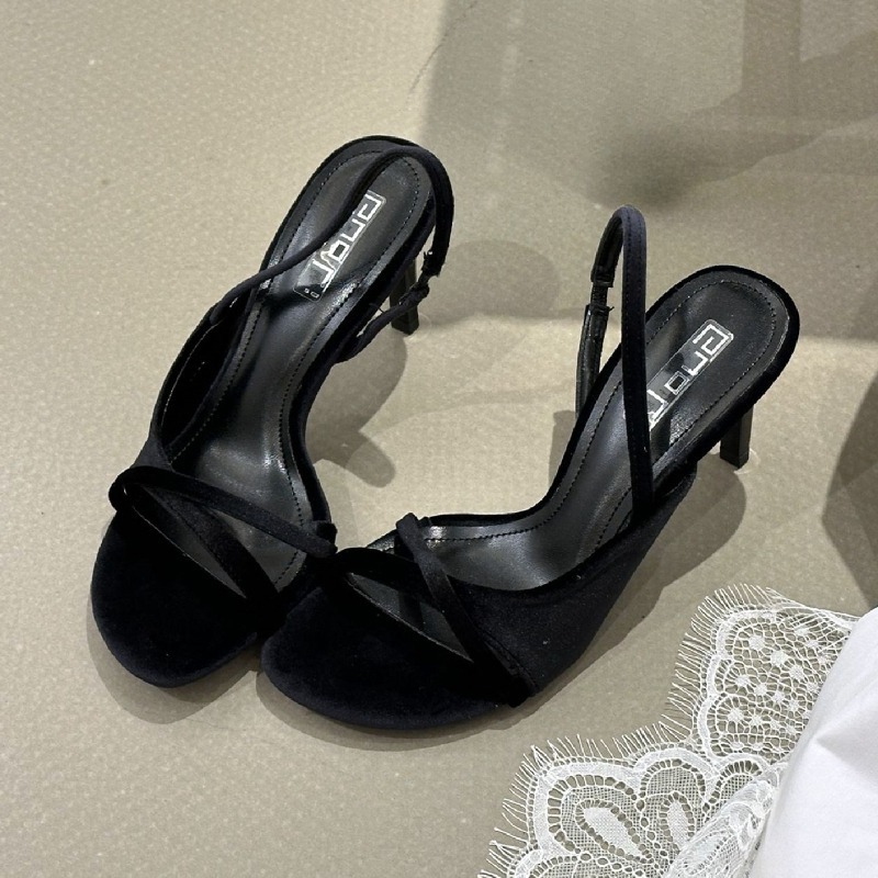 Zapatos de Tacón de Terciopelo - Luxury Lifestyle Products reseña y precio